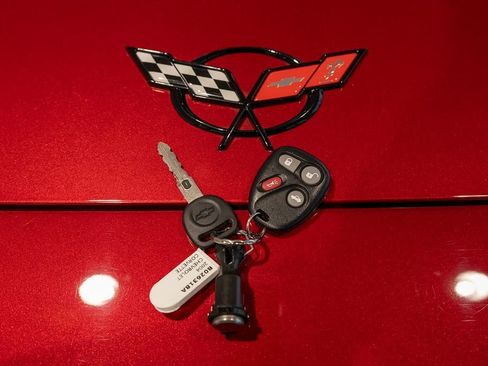 Used 2004 Chevrolet Corvette Coupe w/ Roof Package RWD image 27
