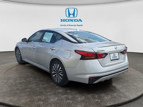 Used 2024 Nissan Altima 2.5 SV image 3