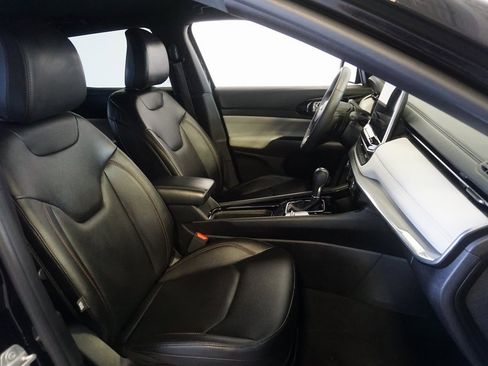 Used 2024 Jeep Compass Limited image 23