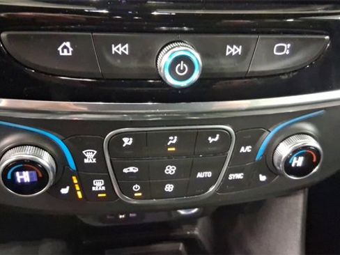 Used 2023 Chevrolet Traverse LT w/ LPO, Floor Liner Package image 32