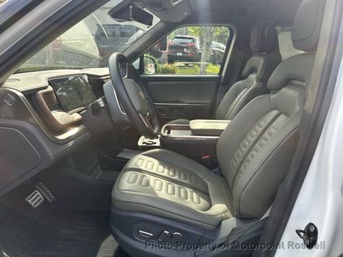 Used 2023 Rivian R1S Launch Edition image 3