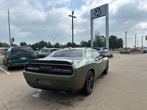 Used 2022 Dodge Challenger SXT w/ Driver Convenience Group AWD/4WD image 5