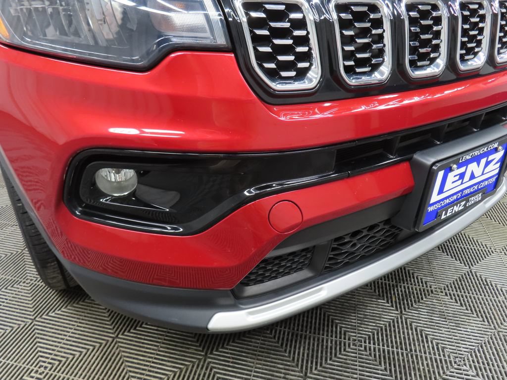 Used 2025 Jeep Compass Limited AWD/4WD image 44