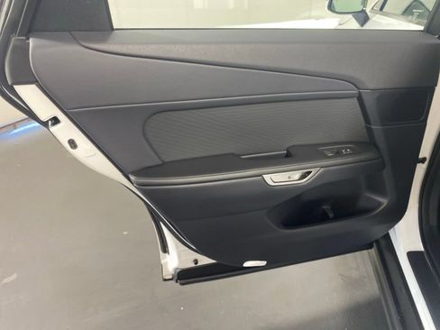 Certified 2026 Lexus ES 350e w/ Convenience Package FWD image 23