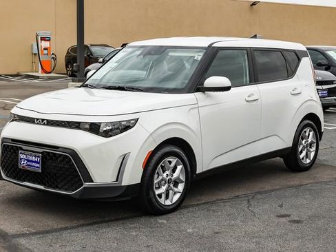 Used 2024 Kia Soul LX w/ Option Group 015 image 3