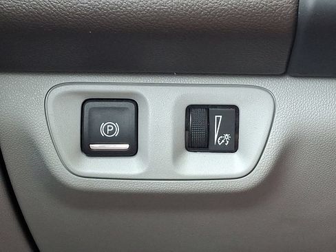 Certified 2017 GMC Acadia SLT FWD image 24