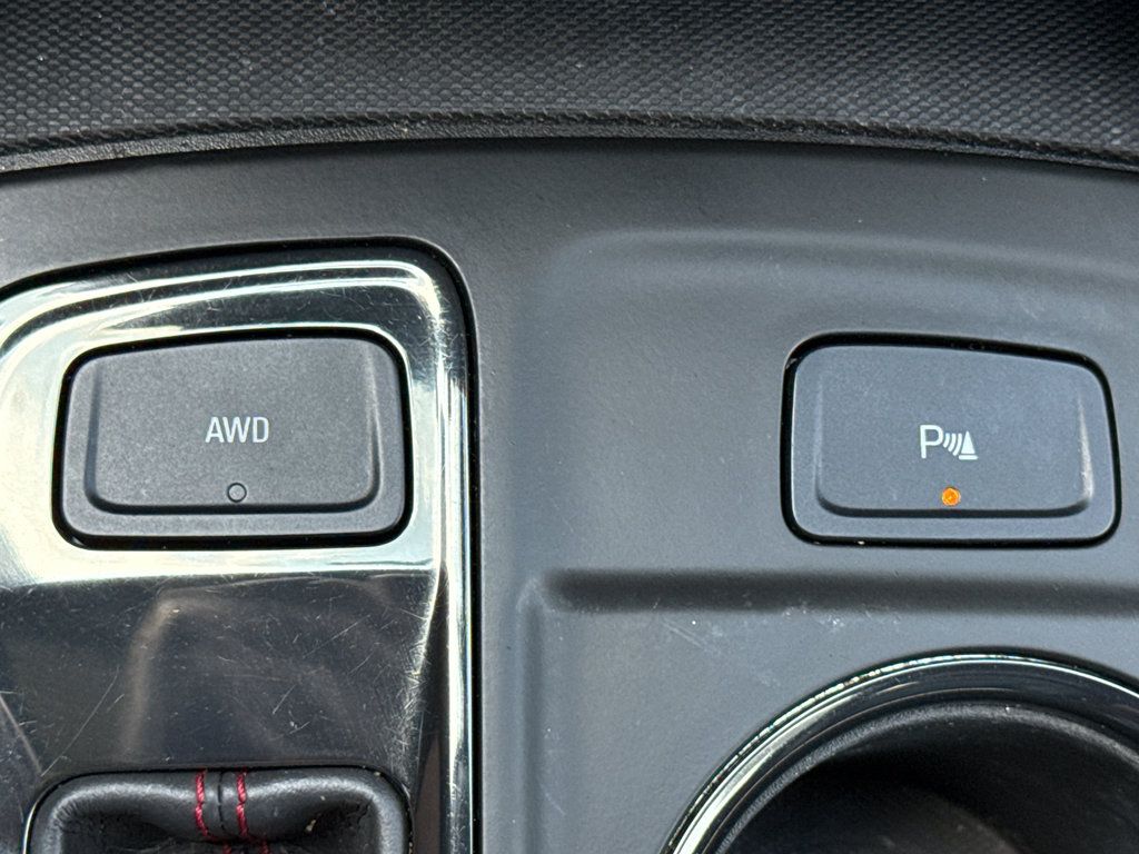 Used 2023 Chevrolet Equinox RS w/ RS Leather Package AWD/4WD image 33