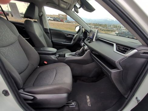 Used 2023 Toyota RAV4 XLE image 33