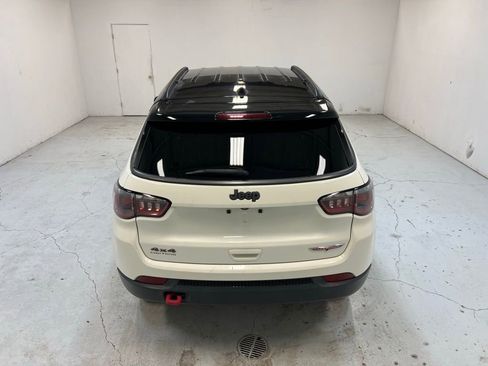Used 2019 Jeep Compass Trailhawk image 3