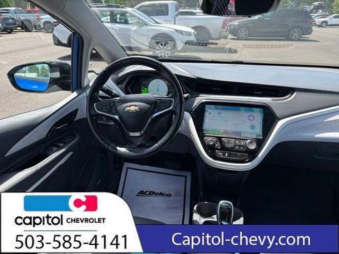 Used 2020 Chevrolet Bolt Premier w/ Infotainment Package FWD image 20