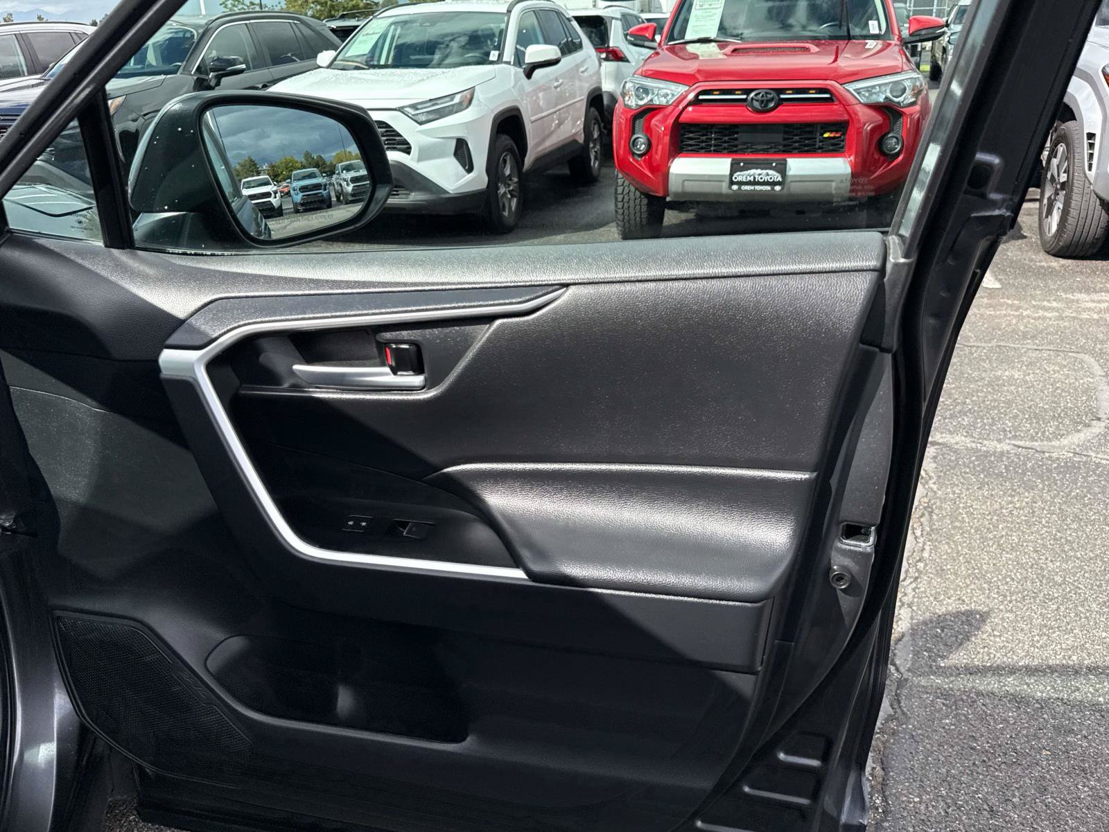 Used 2025 Toyota RAV4 XLE AWD/4WD image 20