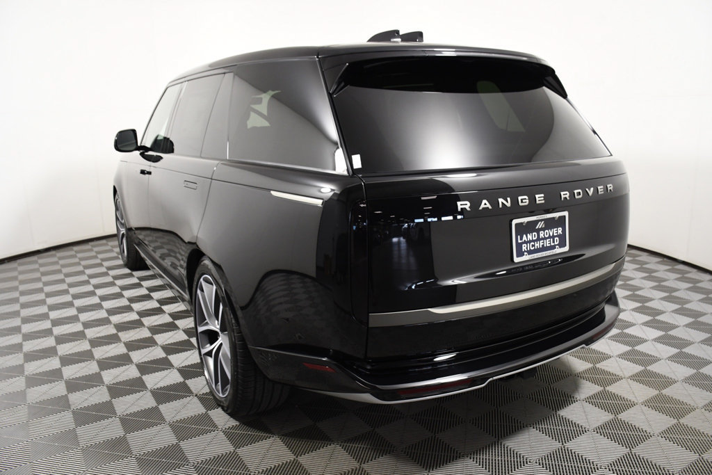 New 2026 Land Rover Range Rover Long Wheelbase SE AWD/4WD image 4
