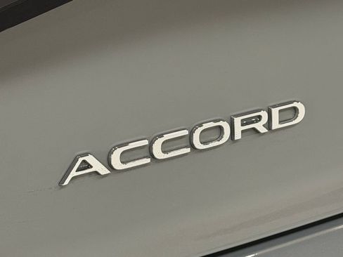 Used 2024 Honda Accord Touring image 7