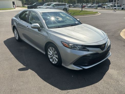 Used 2020 Toyota Camry LE FWD image 2