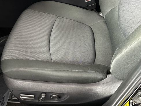 Used 2025 Toyota RAV4 XLE image 12