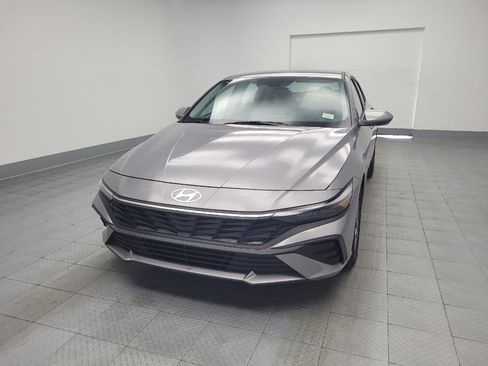 Used 2025 Hyundai Elantra SE FWD image 15