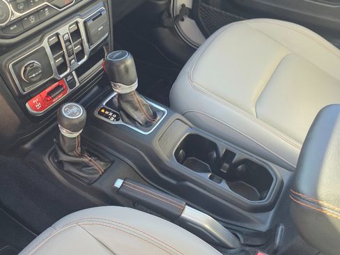 Used 2021 Jeep Gladiator Mojave image 8