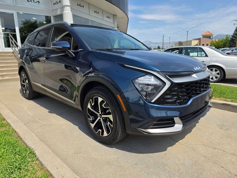 Certified 2023 Kia Sportage EX AWD/4WD image 4