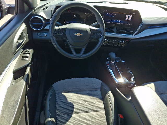 Used 2025 Chevrolet Trax LT FWD image 11