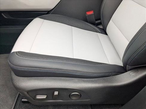 New 2026 Chevrolet Equinox EV LT image 4