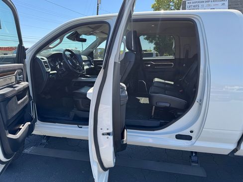 Used 2023 RAM 2500 Laramie AWD/4WD image 9