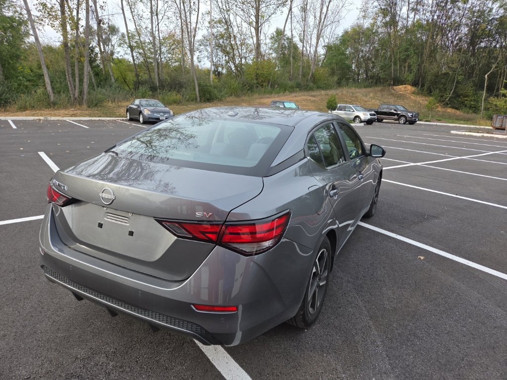 Used 2024 Nissan Sentra SV FWD image 8