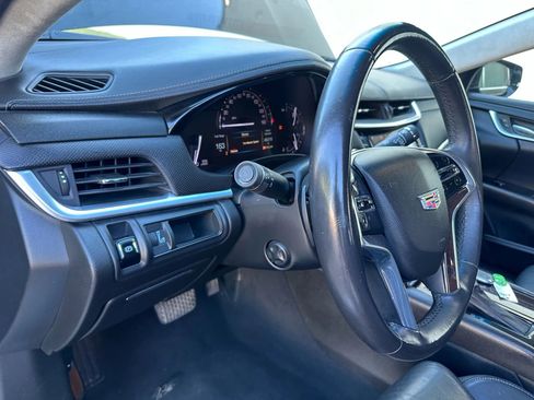 Used 2017 Cadillac XTS Sedan 4D image 33