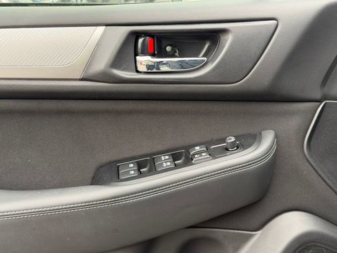 Used 2019 Subaru Outback 2.5i Premium image 15