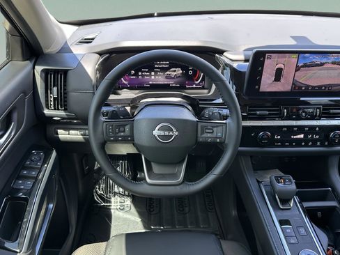 New 2026 Nissan Pathfinder SL AWD/4WD image 13