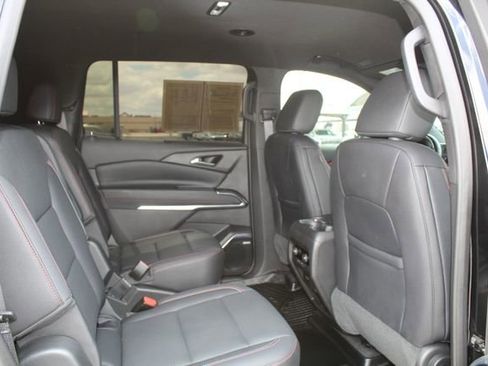 Used 2025 Chevrolet Traverse Z71 w/ Enhanced Driving Package AWD/4WD image 19