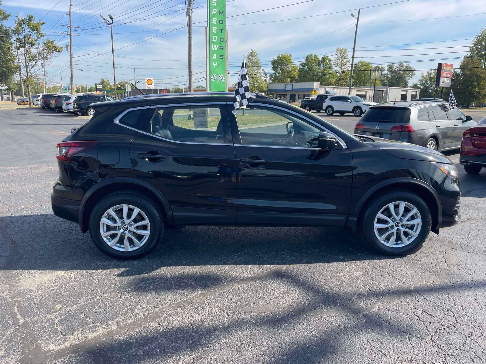 Used 2020 Nissan Rogue Sport SV w/ Technology Package FWD image 10