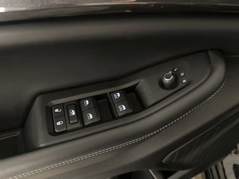 Used 2023 Jeep Grand Cherokee L Altitude image 10