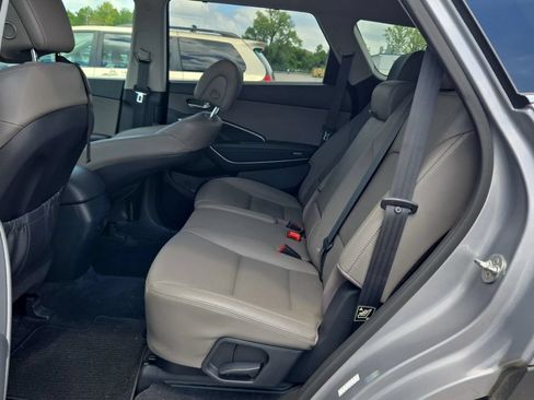 Used 2018 Hyundai Santa Fe SE w/ SE Premium Package 02 FWD image 8