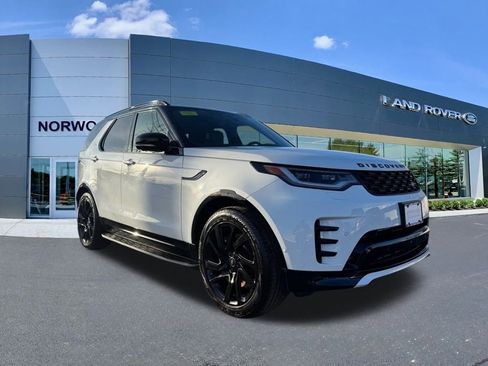 New 2024 Land Rover Discovery Dynamic SE image 3