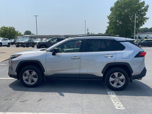 Used 2025 Toyota RAV4 LE AWD/4WD image 5