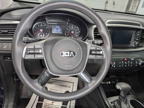 Used 2020 Kia Sorento LX image 30