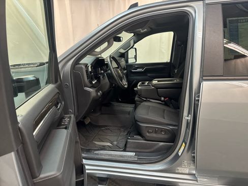 Certified 2025 Chevrolet Silverado 2500 LT w/ Convenience Package image 13