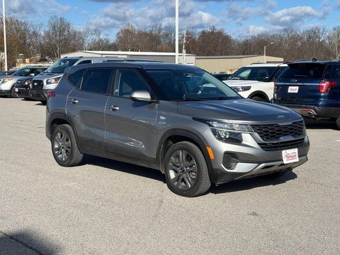 Used 2021 Kia Seltos LX image 2