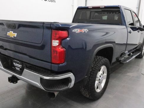 Used 2022 Chevrolet Silverado 2500 LT w/ Convenience Package AWD/4WD image 4