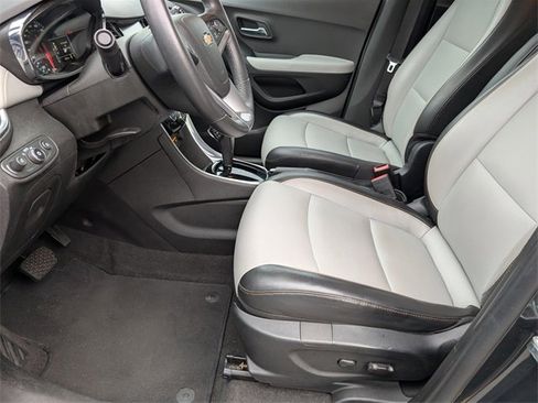 Used 2017 Chevrolet Trax Premier w/ Driver Confidence II Package image 15