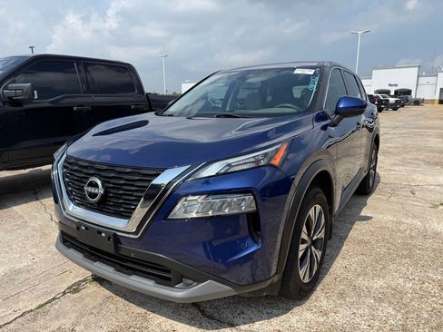 Used 2023 Nissan Rogue SV FWD image 6