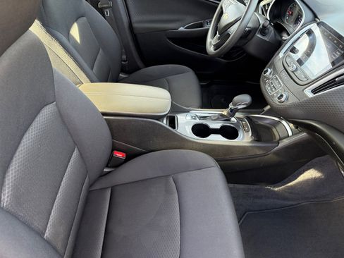 Used 2024 Chevrolet Malibu LT image 30
