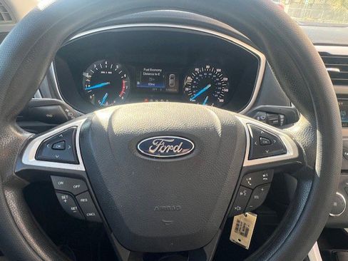 Used 2015 Ford Fusion SE FWD image 15