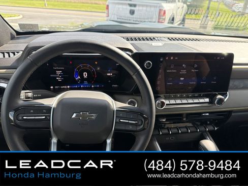 Used 2024 Chevrolet Colorado ZR2 w/ Technology Package AWD/4WD image 23