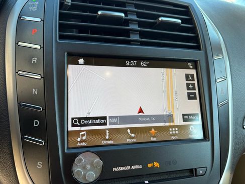 Used 2018 Lincoln MKC Reserve w/ Lincoln MKC Climate Package image 18