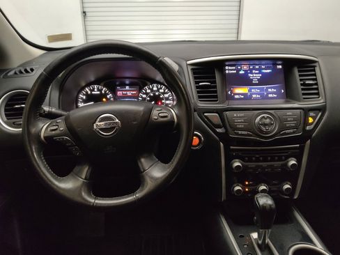 Used 2018 Nissan Pathfinder SV FWD image 22