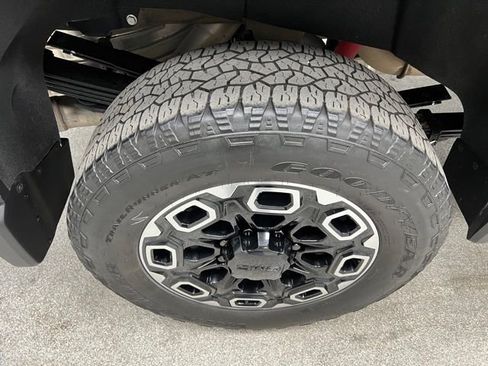 Used 2025 GMC Sierra 3500 AT4 w/ AT4 Premium Plus Package AWD/4WD image 15