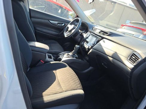 Used 2018 Nissan Rogue SV AWD/4WD image 5