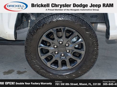 Used 2025 Toyota Tacoma SR5 AWD/4WD image 39