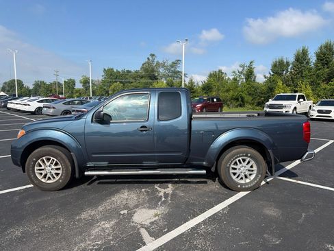 Used 2014 Nissan Frontier SV w/ SV Value Truck Package AWD/4WD image 3